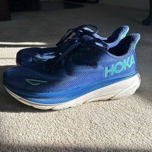 Hoka Clifton 9 size 8.5